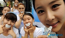 동안 입술을 위한 요가