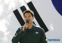 102보충대 어울마당 MC 맡은 이동건