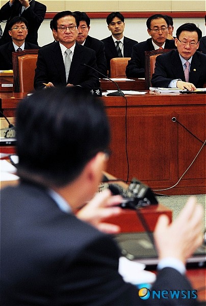 이춘석 의원 주식 차명거래 의혹 관련 경찰 압수수색 실시, 추가 소식 기대 중