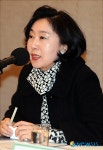인사말하는 손정연 서울예술기획 대표이사