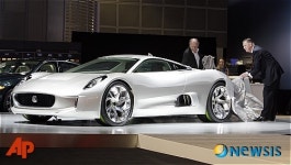 LA 오토쇼, 베일벗는 재규어 C-X75