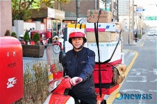 집배원, 우편물 배달 중 도둑 발견 300미터를 쫓아가 잡아!