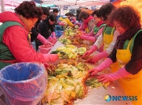 사랑의 김장김치 밀양시종합사회복지관에서 나눠드려요