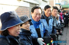 사랑의 연탄배달 나선 최진호 의원