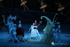 유니버설발레단 춤·마술 호두까기인형…마린스키