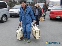 연평도 주민들 찜질방 생활 마무리 경기도 김포로 떠나