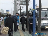 연평도 주민들 찜질방 생활 마무리 경기도 김포로 떠나