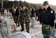 천안함 생존 장병들 46용사 묘역 참배