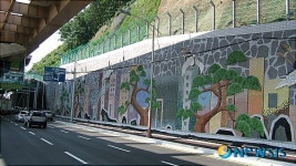 부산도시철도 4호선 영산대역 옹벽에 벽화 조성