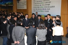 다과회와 시정경연회의 送舊迎新