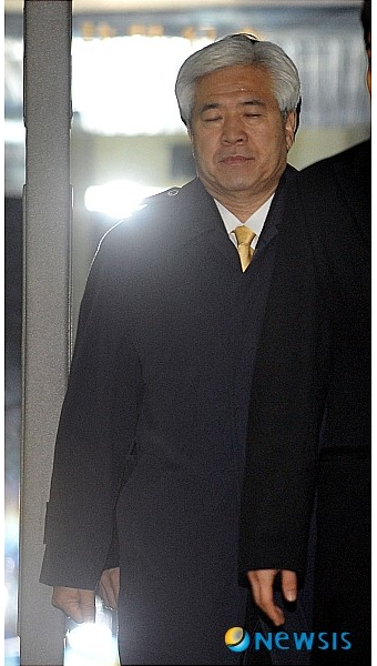 구속영장 기각된 강희락 전 경찰청장