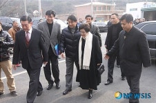 김영삼 전 대통령 생가를 방문한 이희호 여사