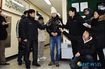 신정환 '도박혐의 인정 불구속 수사'