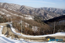 운두령에서 바라 본 산야