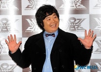 포즈 취하는 개그맨 류담