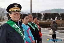 일일 역무원된 윤진식 국회의원