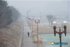 안개 낀 탄천 고수부지