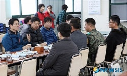대성동 마을 찾은 김문수 경기지사