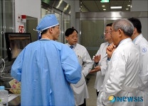 논의중인 이국종 교수 등 의료진
