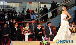 중국에서 열린 한류웨딩패션쇼