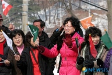 IOC 조사평가단 환영하는 강릉시민들