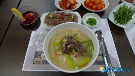 소고기 육수에 삶아낸 곰국수, 어떨까