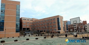 김해 분성중학교 전경