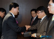 최중경 장관, 플랜트업계 유공자 포상