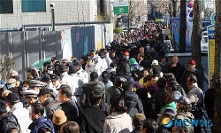 부산저축은행 인산인해