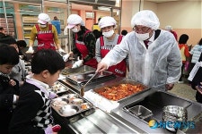 동작구, 무상급식 실시