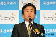 인사말하는 홍준기 웅진코웨이 대표이사