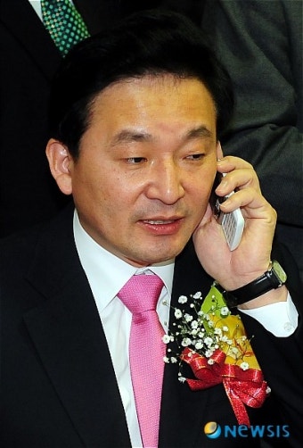 전화하는 원희룡 사무총장