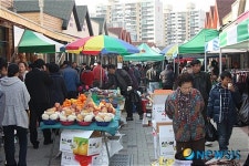 춘천 풍물시장 주말 맞아 북적