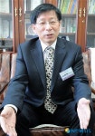 웃음 뛴 서성호 교장