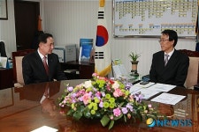 교통장애인협회, 군포시에 도서 1000권 기증