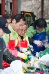 최문순 후보, 재활용센터서 봉사활동