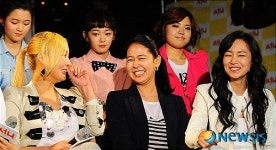 즐겁게 이야기 나누는 과거 칠공주