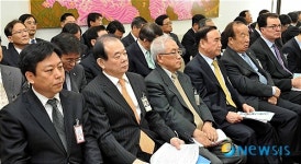 의원질의 경청하는 문화체육관광위원회 단체기관장들