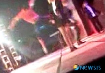 위드미논산리슈빌점 | 휘성도 당했다, 무대난입 괴한 발차기 공격