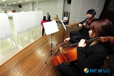 [4·27재보선]첼로와 바이올린의 선율 가득한 투표소