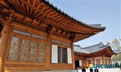 첫 행사 열린 국회 사랑재