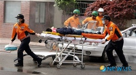 부상자 이송하는 밀양소방서 119 구조대원