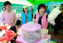 영월군 주민생활지원과에서 만드는 사랑의 솜사탕