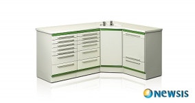 나무 말고 쇠…철재가구, 병원에 이어 주방으로