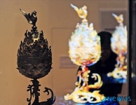 유리에 비친 디지털 백제금동향로