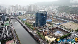 부산 문현금융단지 첫 준공