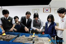 이명박 대통령 서울산업정보학교 방문