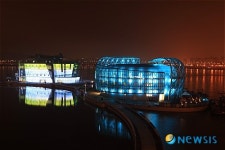 멋진 불 밝힌 세빛둥둥섬