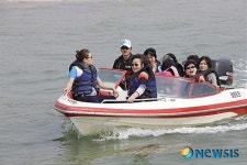 휴일 대천해수욕장 5만여 인파, 모터보트, 해수욕 즐겨