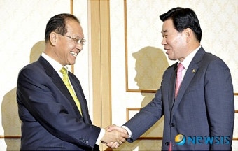 황우여-김진표 원내대표 회담